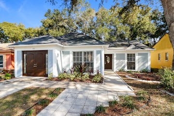 207 Regal Park Dr Valrico, FL 33594